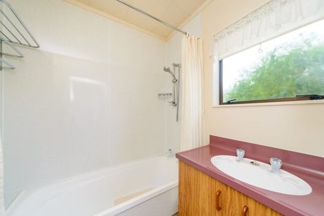 Photo of property in 58 Geraldine Crescent, Cloverlea, Palmerston North, 4412