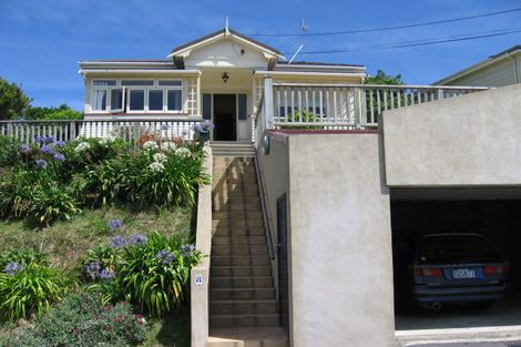 Photo of property in 8 Mertoun Terrace, Highbury, Wellington, 6012