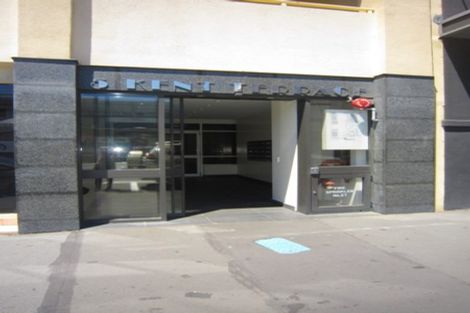 Photo of property in 4b/5 Kent Terrace, Mount Victoria, Wellington, 6011