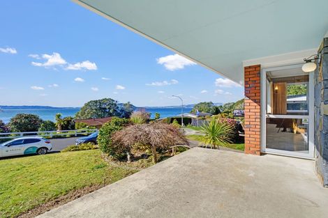 Photo of property in 8 Manahi Avenue, Kawaha Point, Rotorua, 3010