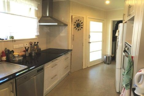 Photo of property in 2/8 Latham Avenue, Pakuranga, Auckland, 2010