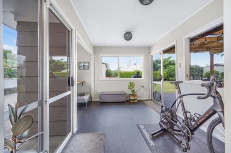 Photo of property in 17 Hamblyn Crescent, Nawton, Hamilton, 3200