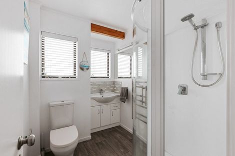 Photo of property in 103 Harbour View Road, Omokoroa, 3114