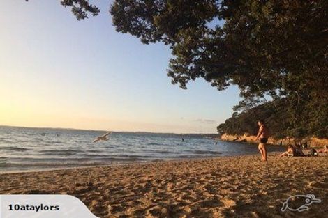 Photo of property in 15 Huia Road, Point Chevalier, Auckland, 1022