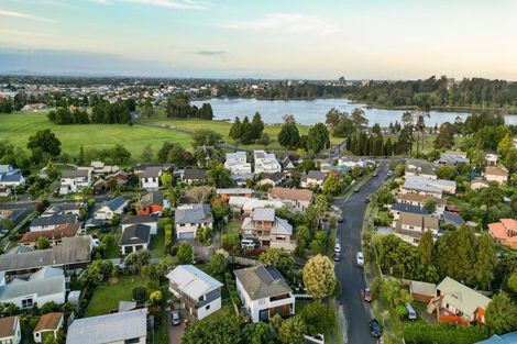 Photo of property in 22 Gilbass Avenue, Hamilton Lake, Hamilton, 3204