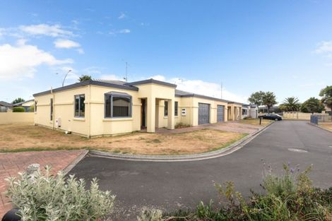 Photo of property in 13 Sudbury Court, Rototuna North, Hamilton, 3210