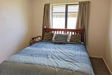 Photo of property in 13 Kamahi Place, One Tree Point, 0118