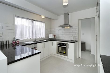 Photo of property in 2/14 Kelkirk Street, Kelston, Auckland, 0602