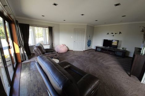Photo of property in 94 Pohutukawa Drive, Levin, 5571