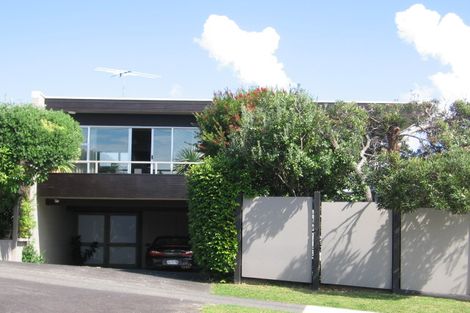 Photo of property in 1/42 Rothesay Bay Road, Rothesay Bay, Auckland, 0630