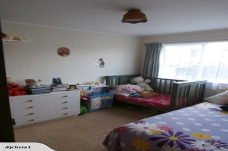 Photo of property in 23b Colchester Crescent, Newlands, Wellington, 6037