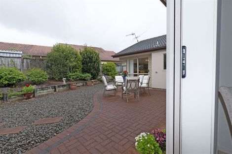 Photo of property in 26 Hillwell Drive, Henderson, Auckland, 0612