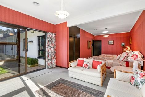 Photo of property in 6 Golf Road, Heretaunga, Upper Hutt, 5018