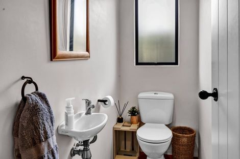 Photo of property in 35 Maire Street, Hawera, 4610