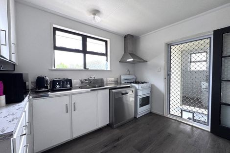 Photo of property in 110 Ruamahanga Crescent, Terrace End, Palmerston North, 4410