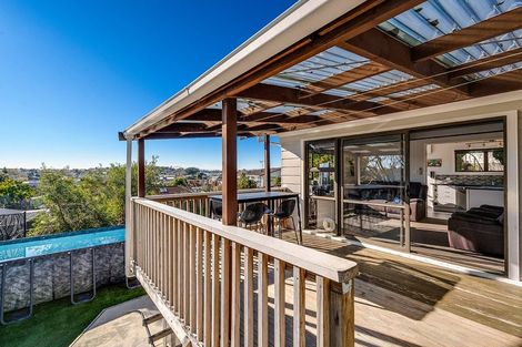 Photo of property in 15 Amanda Avenue, Dinsdale, Hamilton, 3204