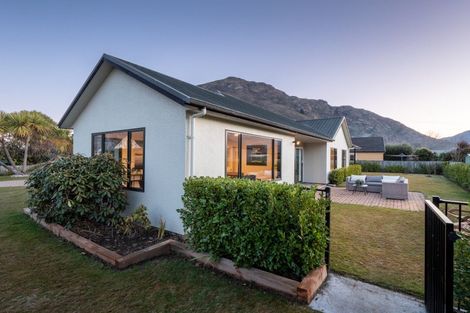 Photo of property in 2 Magnolia Place, Frankton, Queenstown, 9300