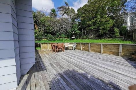 Photo of property in 2/14 Camilla Grove, Totara Vale, Auckland, 0629