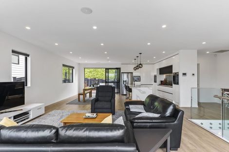 Photo of property in 146 Arran Point Parade, Orewa, 0931