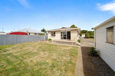 Photo of property in 28 Kamahi Avenue, Hawera, 4610