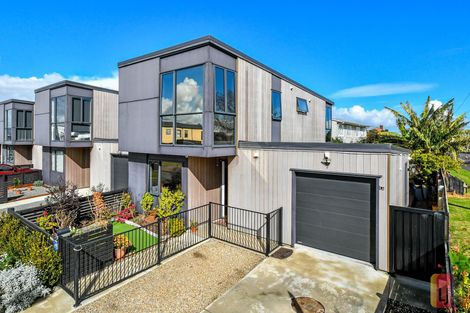 Photo of property in 2 Te Aparangi Road, Papakura, 2110