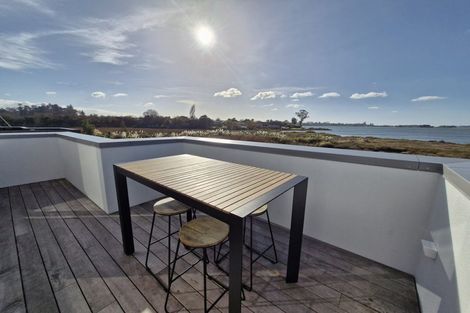 Photo of property in 33 Hinaki Street, Poike, Tauranga, 3112