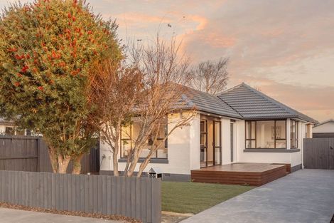 Photo of property in 185 Bowhill Road, New Brighton, Christchurch, 8083