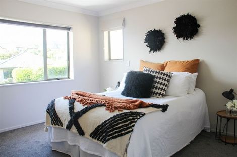 Photo of property in 24 Erlestoke Crescent, Churton Park, Wellington, 6037