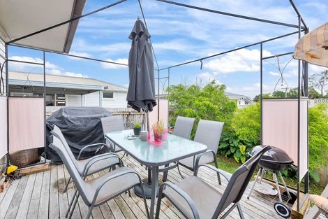 Photo of property in 5b Barbary Avenue, Kelston, Auckland, 0602