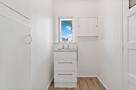 Photo of property in 66a Sutton Crescent, Papakura, 2110