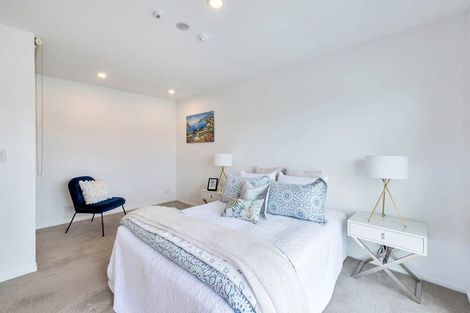 Photo of property in Apollo Apartments, 201/46 Rosedale Road, Rosedale, Auckland, 0632