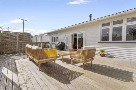 Photo of property in 6 Ngaio Street, Strandon, New Plymouth, 4312