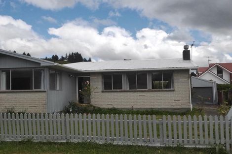 Photo of property in 2 Prestige Place, Maoribank, Upper Hutt, 5018