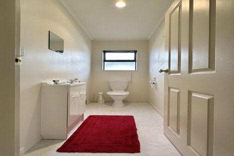 Photo of property in 5 Birkinshaw Grove, Riverstone Terraces, Upper Hutt, 5018