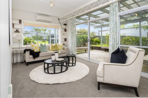Photo of property in 145 Bleakhouse Road, Mellons Bay, Auckland, 2014