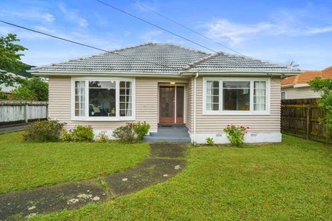 Photo of property in 212 Waiwhetu Road, Waterloo, Lower Hutt, 5011