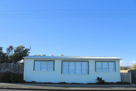 Photo of property in 30 Marine Parade, Otaki Beach, Otaki, 5512