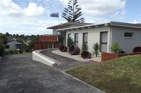 Photo of property in 145 Weatherly Road, Torbay, Auckland, 0630
