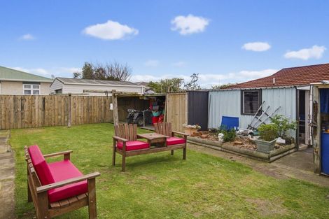 Photo of property in 13 Douglas Street, Levin, 5510