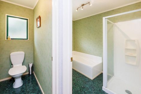 Photo of property in 19 Logan Way, Kelvin Grove, Palmerston North, 4414