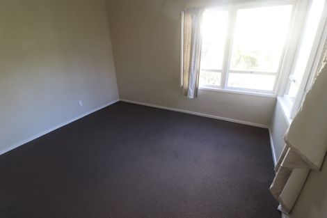 Photo of property in 4 Teviot Place, Totara Vale, Auckland, 0629