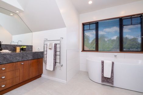 Photo of property in 140 Kopanga Road, Havelock North, 4130