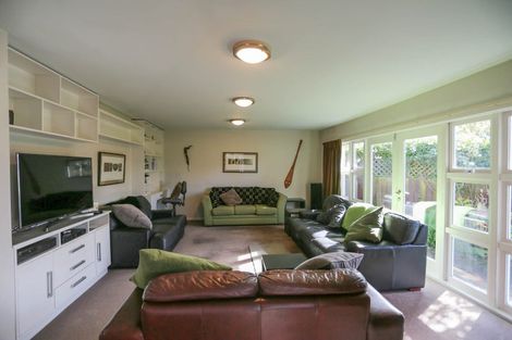 Photo of property in 2/2a Medbury Terrace, Fendalton, Christchurch, 8041