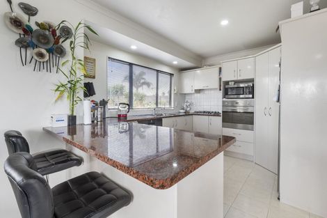 Photo of property in 200 Hill Road, The Gardens, Auckland, 2105