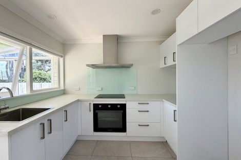 Photo of property in 2/22 Gladys Avenue, Glenfield, Auckland, 0629