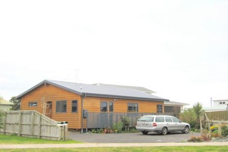 Photo of property in 15 Pipi Dune, Whitianga, 3510