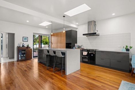 Photo of property in 16 Tawa Street, Edgecumbe, 3120