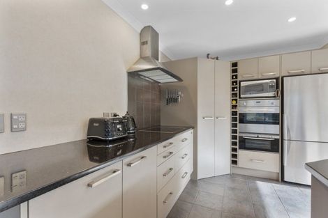 Photo of property in 10 Rodeo Drive, Kelvin Grove, Palmerston North, 4414