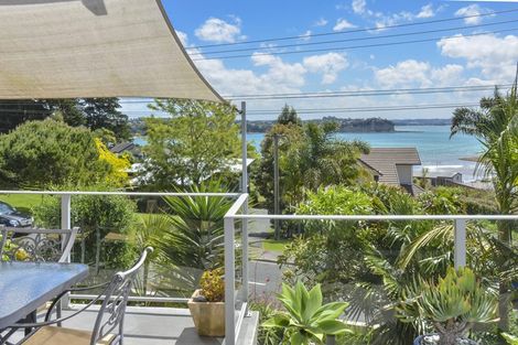 Photo of property in 2/19 Tindalls Bay Road, Tindalls Beach, Whangaparaoa, 0930
