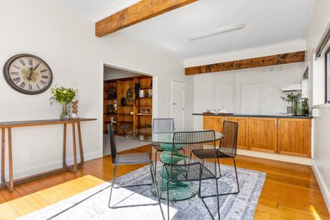 Photo of property in 25 Enfield Road, Hospital Hill, Napier, 4110